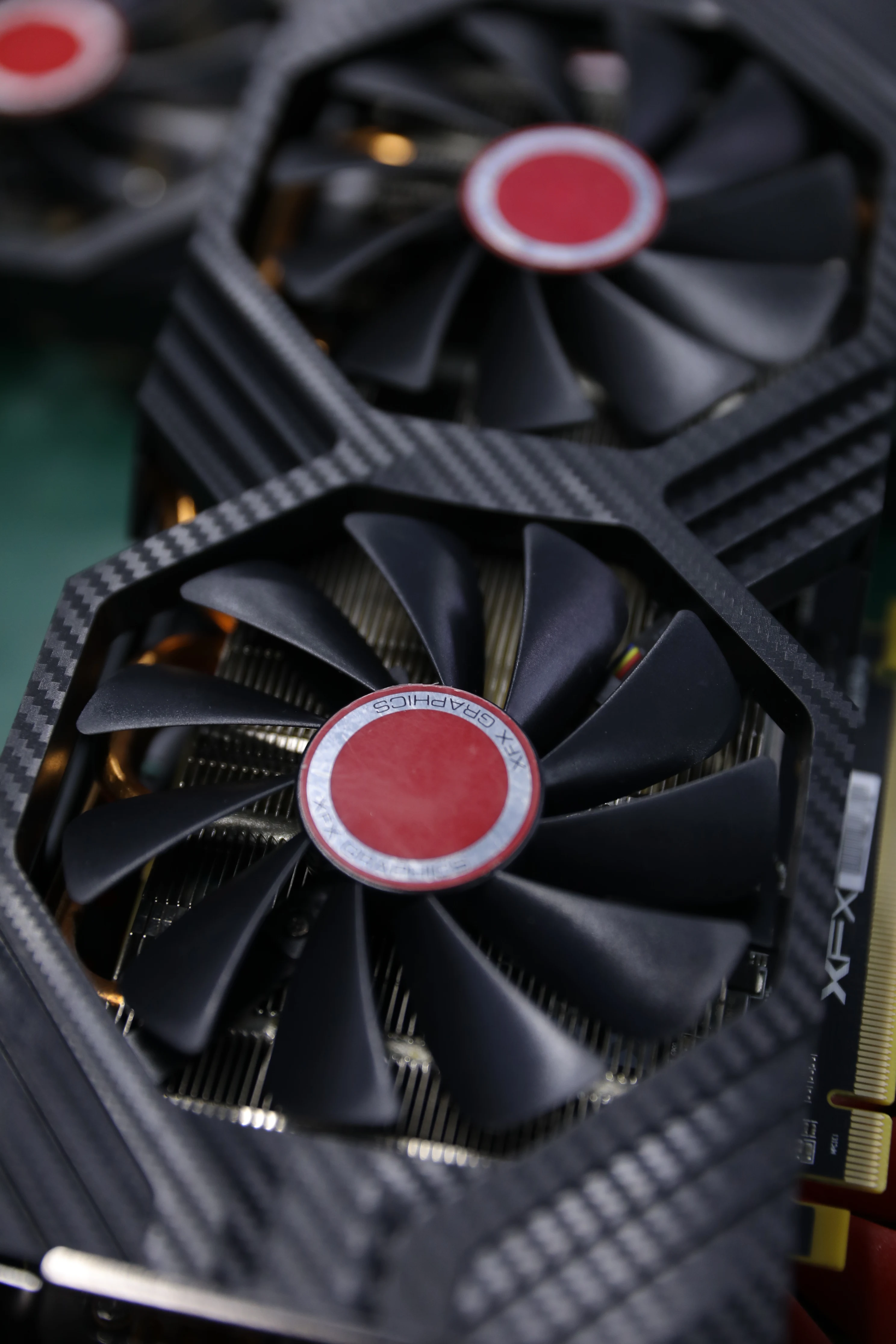 XFX RX 580 4GB 256bit GDDR5 Настольный ПК игровой видеокарты видеокарта не горнодобывающей промышленности используется rx 580 4g бне новая карточная игра rx580 8G 4G-2