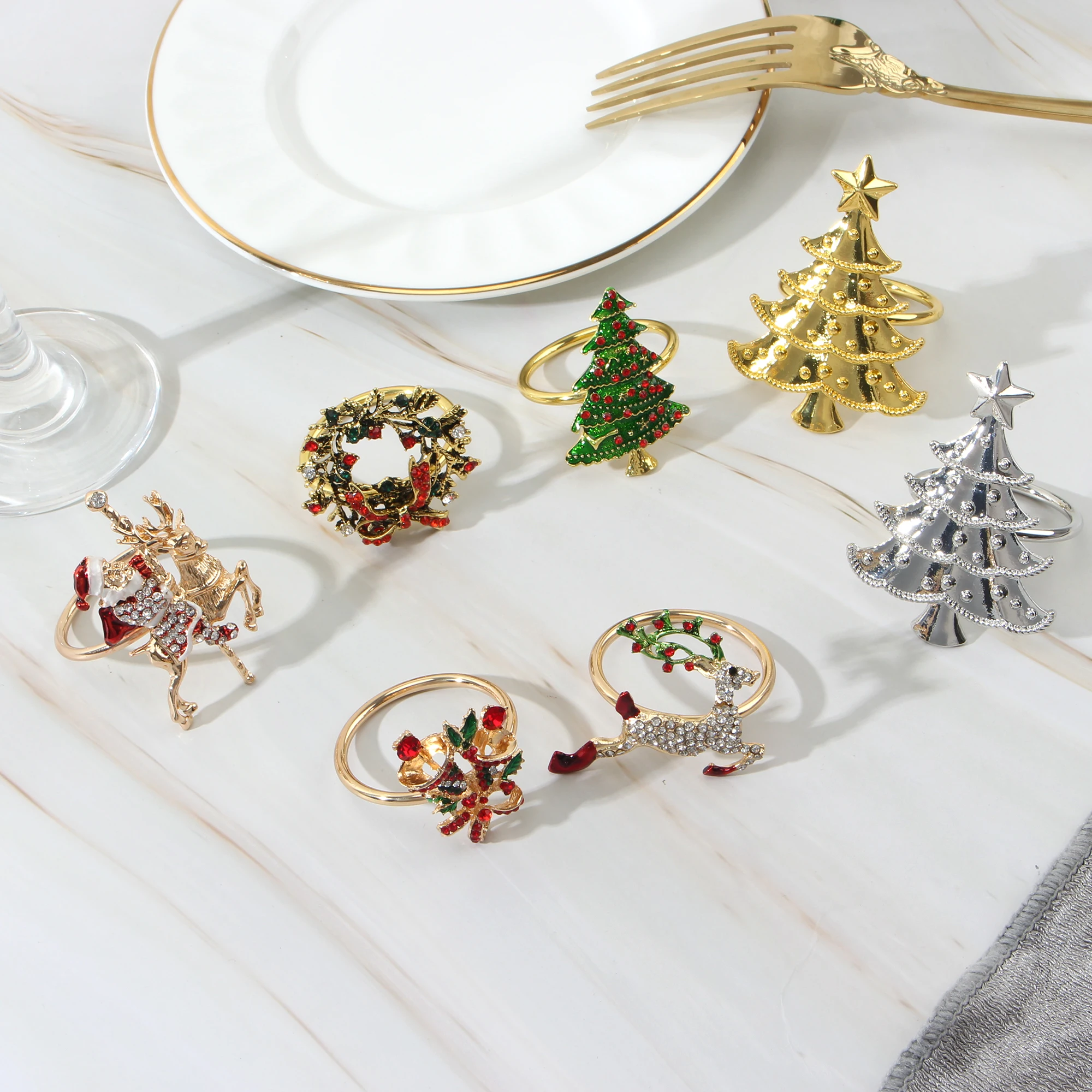 Metal Christmas Tree Napkin Buckle Bow Flower Wreath Mouth Ring Napkin Ring Wedding Hotel Table Supplies Circle Decoration Gifts christmas napkin holder napkin ring
