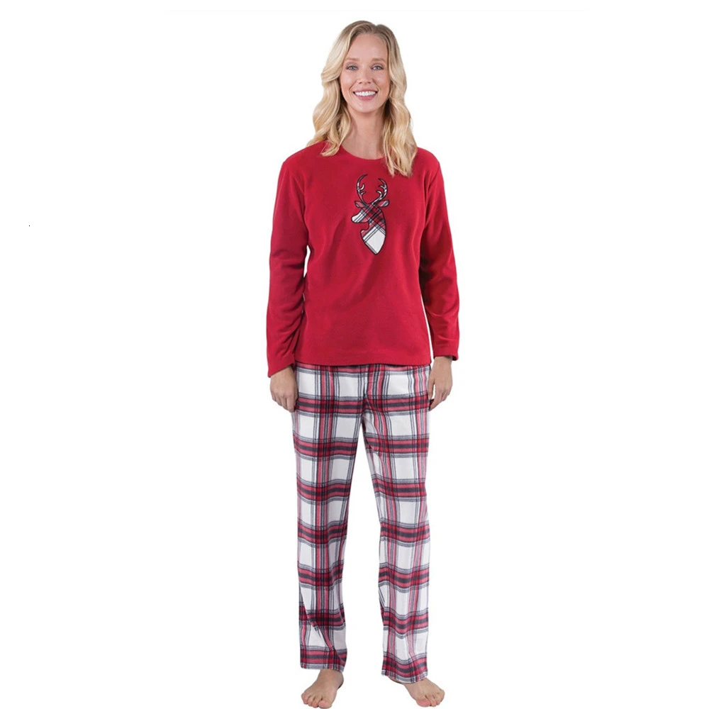 Рисунок 3 - Рождественский пижамный комплект для всей семьи