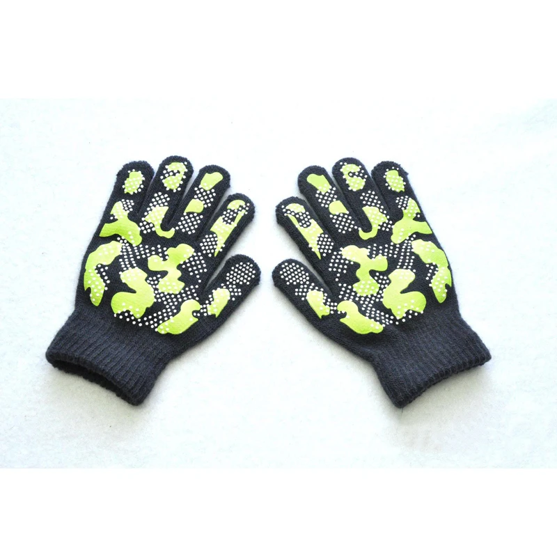 Детские зимние перчатки, камуфляжные вязаные варежки, детские мягкие тёплые перчатки для мальчиков, студенческие спортивные Нескользящие перчатки - Цвет: Темно-серый