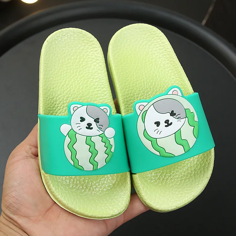 Green Новые шлепанцы с героями мультфильмов для маленьких девочек; летние пляжные сандалии; Ванная комната Вьетнамки одежда для малышей мальчиков Вьетнамки для дома детские Тапочки - Цвет: Green