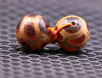 

PAIR OF Magic Tibetan Old agate Turtles shell vein Totem dZi Bead Pendant LKbrother Talisman Treasure