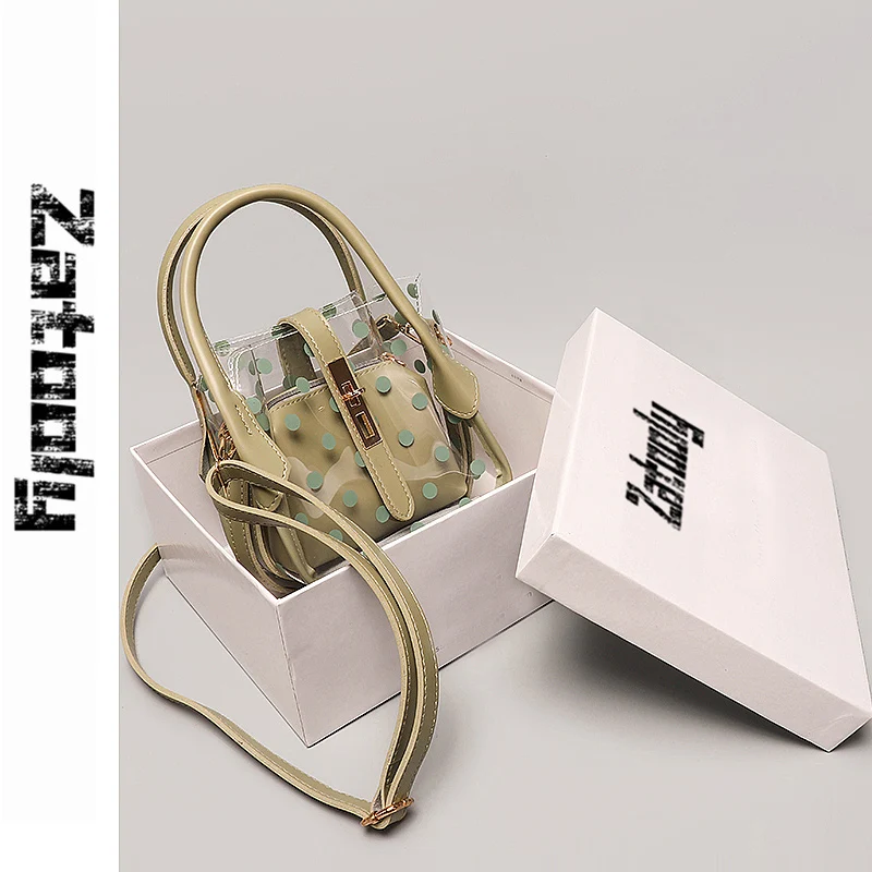 

The latest style of the year 2019, fashionable French Mini-group high-quality inclined bag, pure color bag, simple atmosphere.