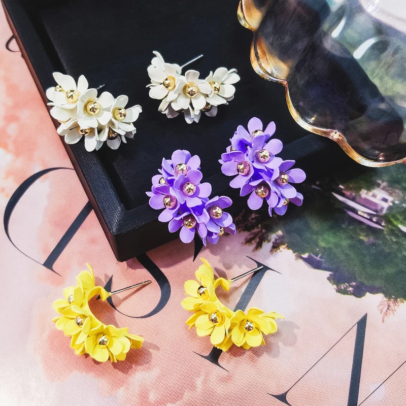 

Yellow Daisy Flower Stud Earrings 2019 New Tide Simple and Compact Cold Wind Earrings Summer Earrings Women