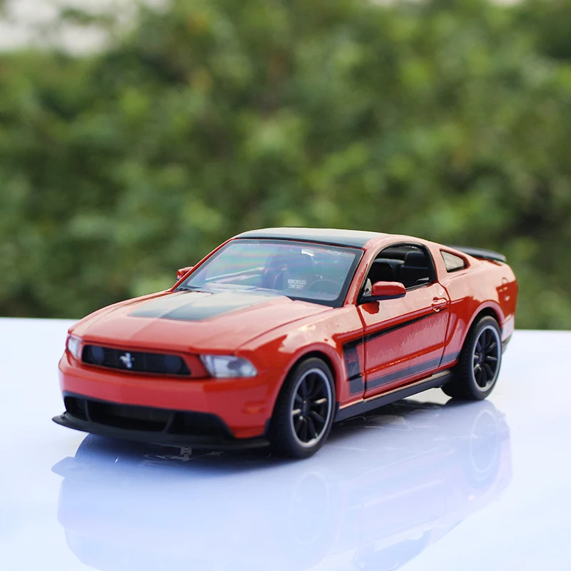 Моделирующая модель автомобиля Maisto 1:24 Ford Mustang BOSS серии 302 из сплава поделки