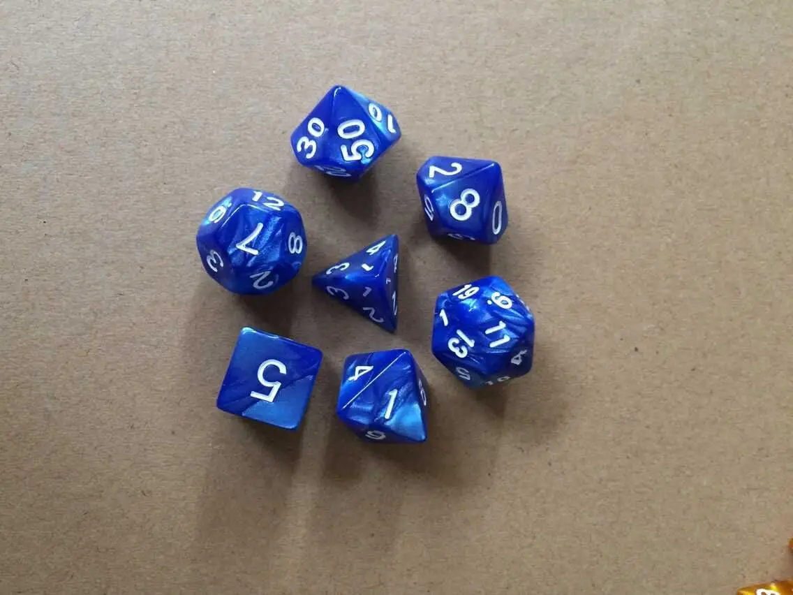 Подземелья и Драконы 7 шт мульти-кости граненые [семь наборов] DND сито TRPG Ran Group