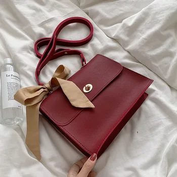 

Small bag female 2019 new French niche Korean version of the wild silk scarf bag fashion shoulder Messenger bag