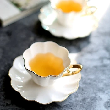 

New Elegant Flower Bone China Tea Cup Saucer Spoon Set 180ml Ceramic Teacup White Porcelain Coffee Cup Tea Set Cafe Espresso Cup