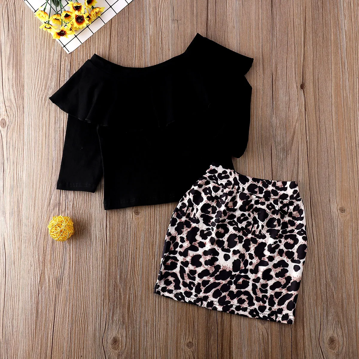 Г., весенне-осенняя одежда для малышей Комплект из 2 предметов, одежда для маленьких девочек топы с открытыми плечами, футболка+ леопардовая юбка-пачка, комплект От 1 до 5 лет