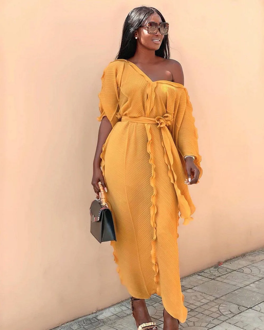 11767904859_1994429169