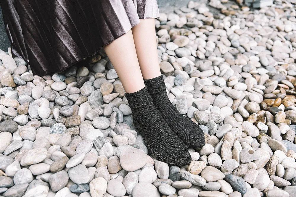 Winter Cotton Solid Shiny Woman Simple Socks Fashion Art Fold Female Student Thick Warm Socks Shiny Metallic Line Sox Trendy gucci socks women