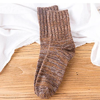 

1pair Random Color Skin Friendly Warm Casual Autumn Winter Ergonomic Solid Lightweight Daily Thick Soft Middle Tube Women Socks
