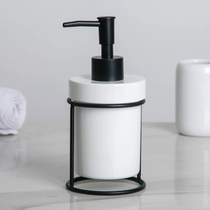 Дозатор для жидкого мыла на подставке Геометрика 250 мл цвет чёрный|Переносные