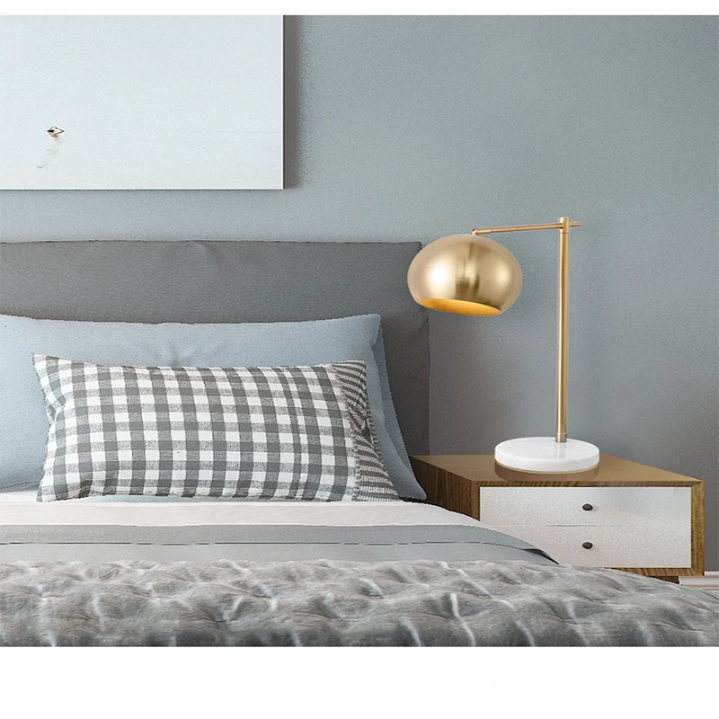 Роскошная креативная дизайнерская Золотая настольная лампа в скандинавском