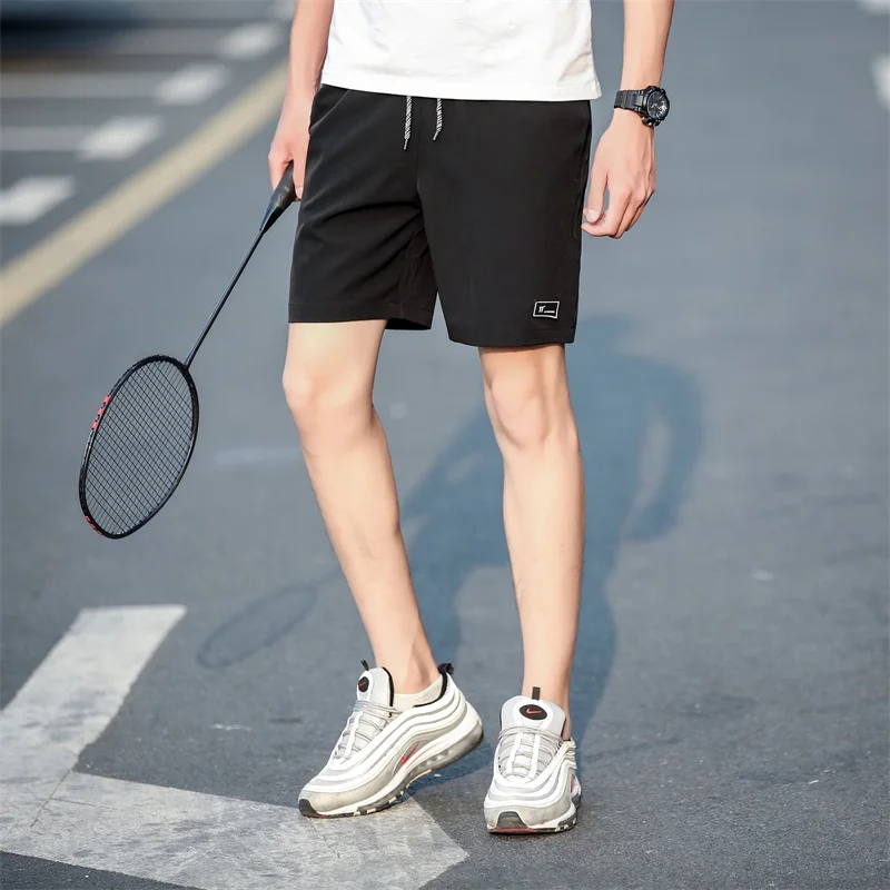 Новые повседневные мужские шорты, Летние Стильные шорты для фитнеса бодибилдинга, модные быстросохнущие дышащие крутые брендовые пляжные шорты для мужчин