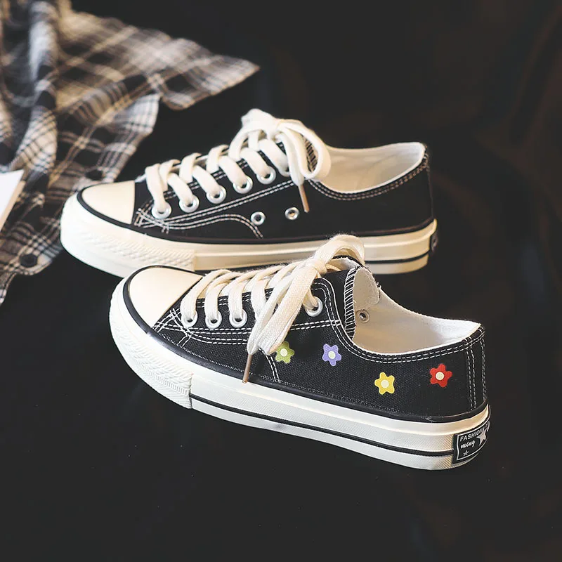 

2020 new spring Fashion classic Casual Low Top Vulcanize Women student Printed Fashion Canvas Shoes Lace Up Sneakers J13-75