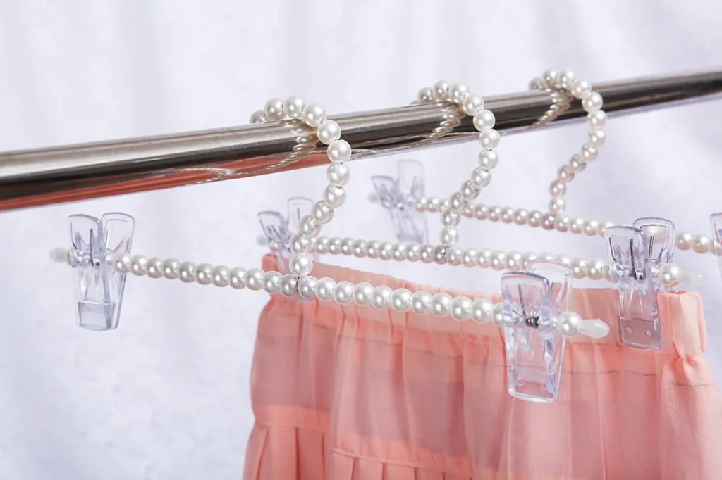 White Pearl Clothes Trouser Hangers Hook W/Clips for Children Kids Plastic Pearl Bow Clothes Hangers 6
