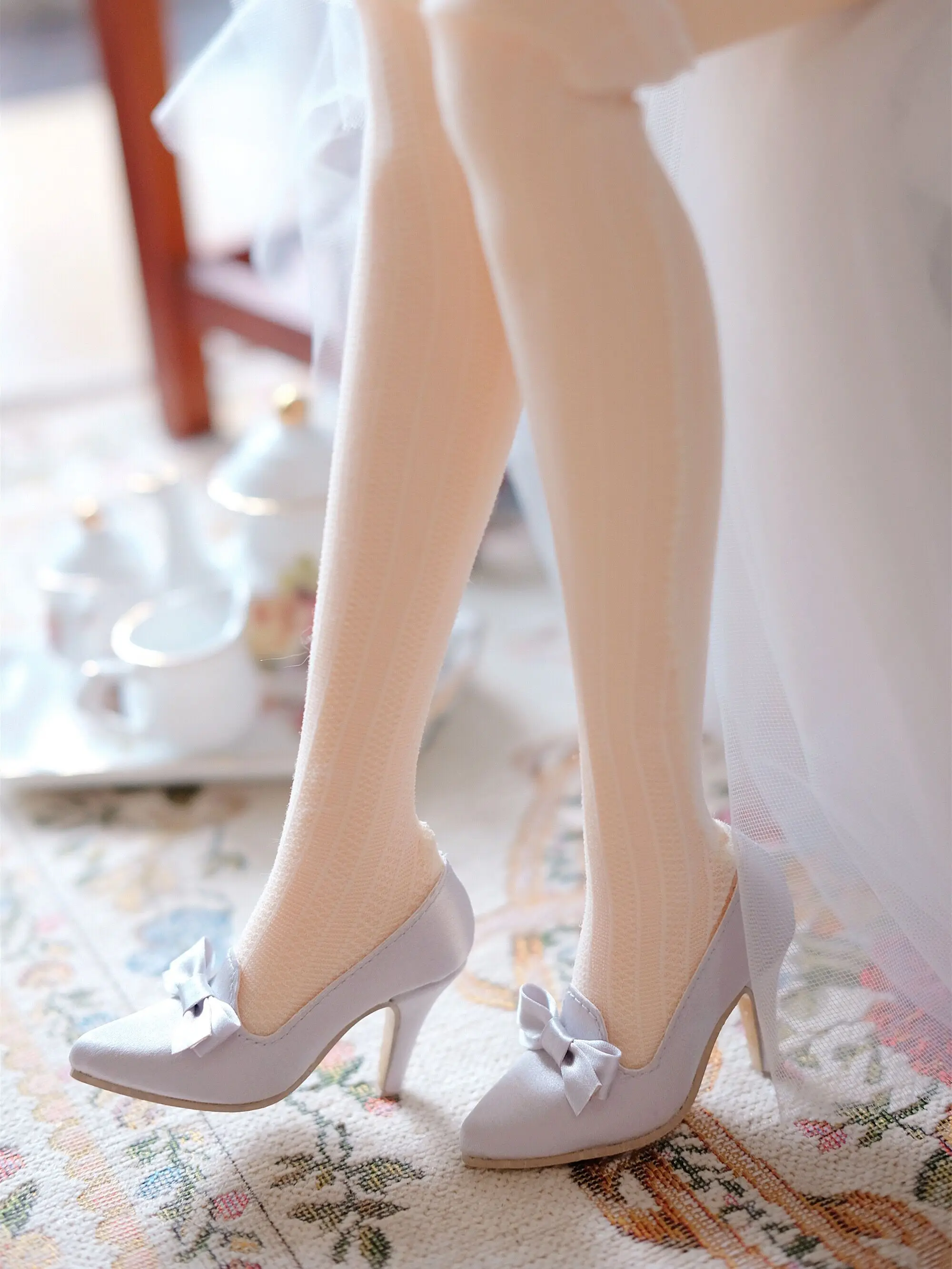 1/3 BJD doll shoes Silk vintage high heels shoes suitable for 1/3 BJD DD SD16 DZ AS doll shoes pure color high heel shoes - Цвет: silver grey