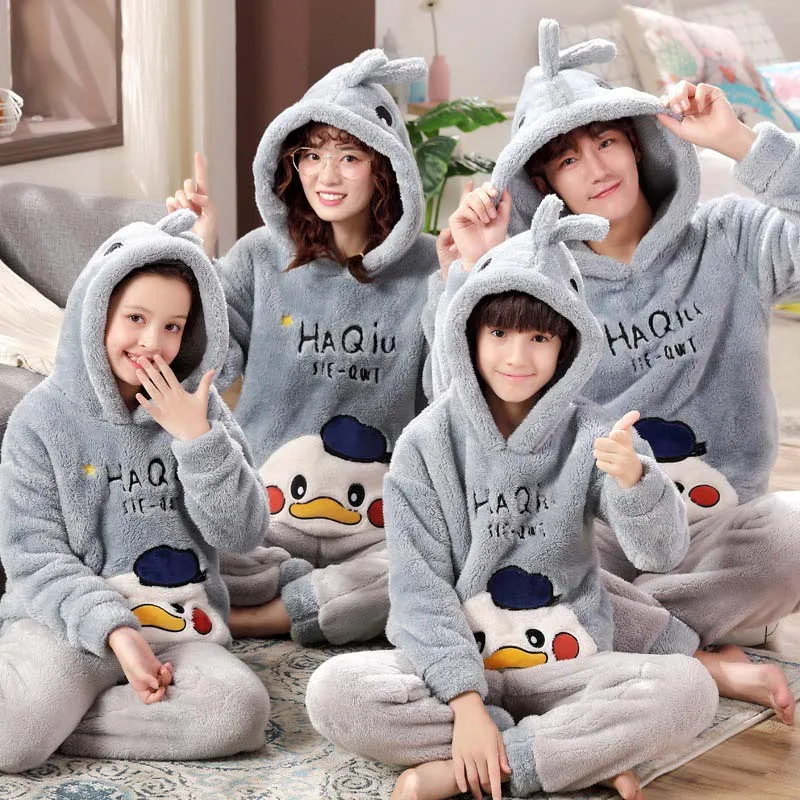 Унисекс; зимняя утепленная Пижама для родителей и детей; Комплект для женщин; теплая детская одежда для сна с капюшоном; Милая домашняя пижама с рисунками животных