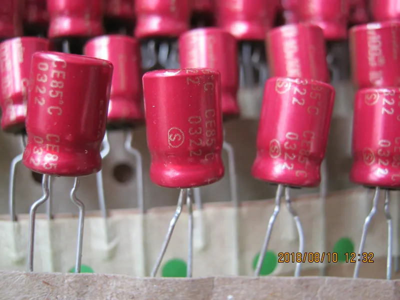 30 шт. ELNA Япония 100UF10v cerafine серии Емкость
