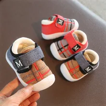 Милая обувь для малышей с изображением животных; зимняя новая стильная обувь для новорожденных мальчиков и девочек; теплые кроссовки; обувь для маленьких детей; C10302