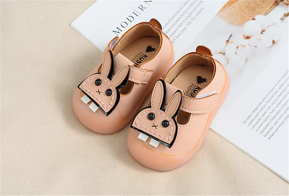 Spring and Autumn Baby Girls First Walkers Shallow Cartoon Baby First Walkers Soft Botton Leather Toddler Princess Shoes