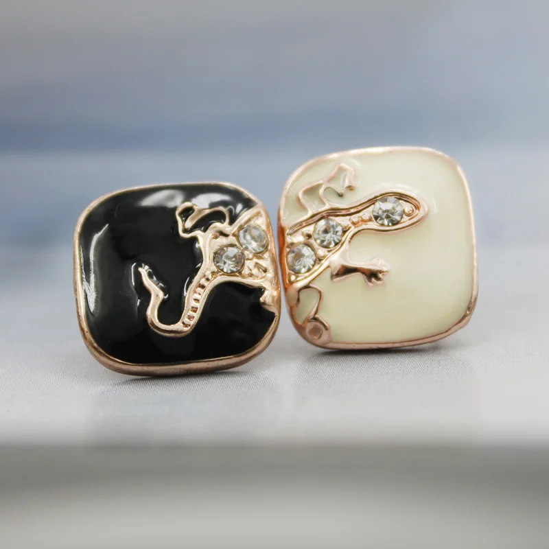 

New Fashion Earring Wall Gecko Animal Pattern Personalized Woman Jewelry Earrings Party Lover Gift