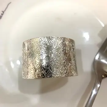 

TAI Top 12Pcs Wide Round Napkin Rings Silver Color Print Flower Hotel Towel Buckle Napkin Holder Party Wedding Table Decor