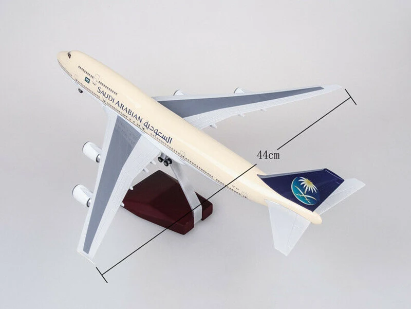 1/150 Смола Саудовской Аравии модель самолета Boeing B747-400 47 см светодиодный свет Passanger самолет W свет и колеса литой под давлением пластиковый самолет