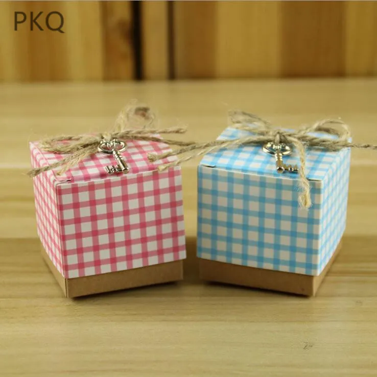 

100pcs Pink Blue Grid Kraft Paper Box Wedding Party Favors Candy Box Square Cardboard Boxes Packaging Box Gifts For Guests