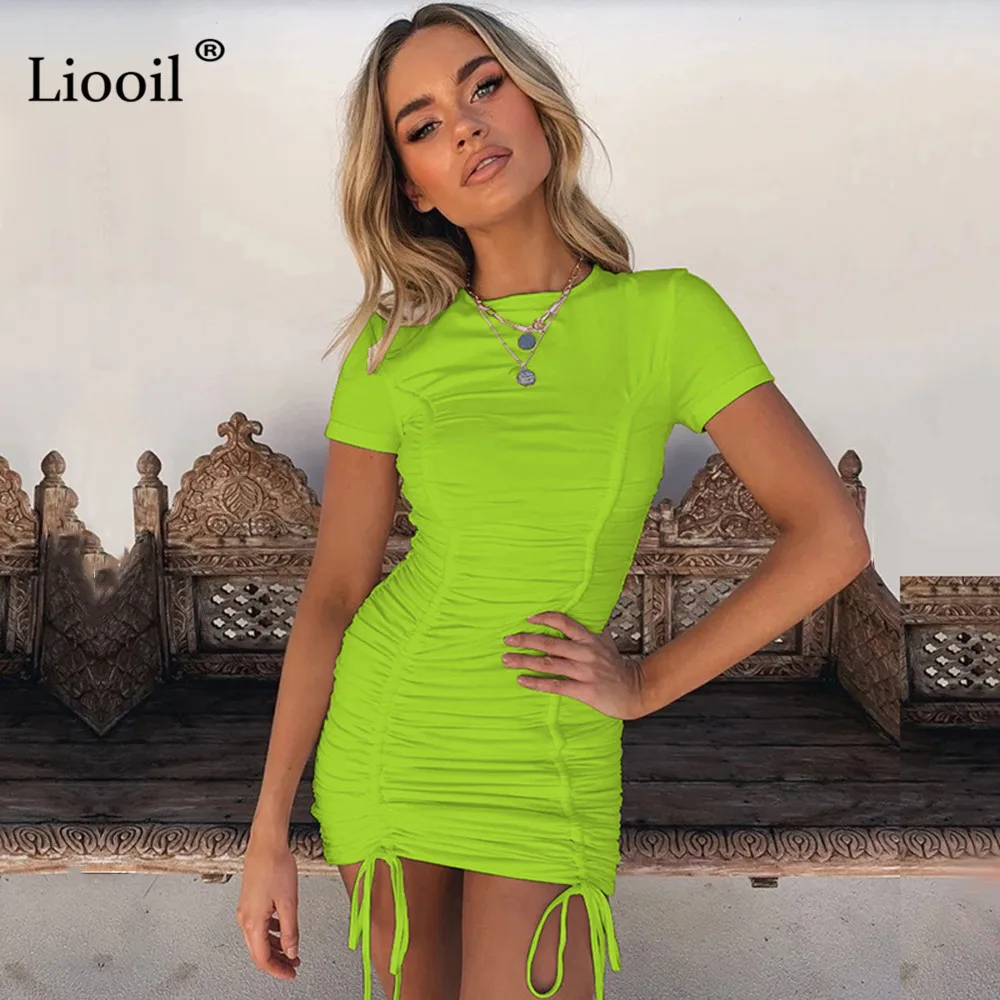 Liooil Sexy Ruched Bodycon Mini Dress 2020 Short Sleeve O Neck Black White Bandage Tight Fitted Dresses Woman Party Night Club