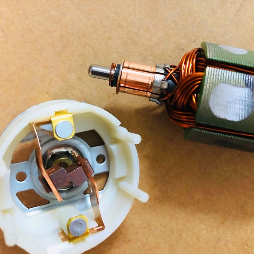 12V на холостом ходу, оборот в минуту(23800 об/мин 555, двигатель постоянного тока, высокая скорость и большим вращающим моментом, угольные щетки