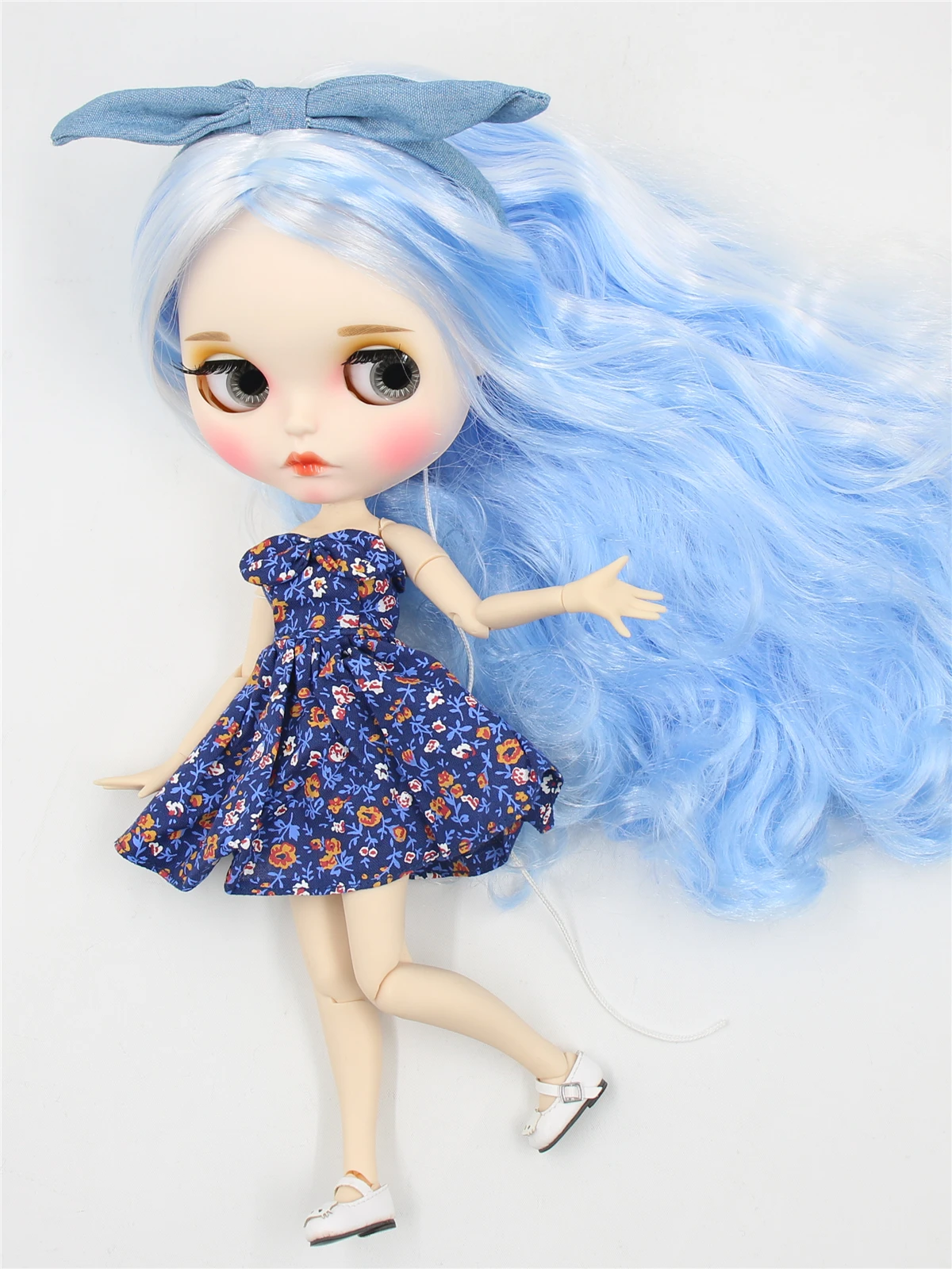 Neo Blythe Doll with Blue Hair, White Skin, Matte Pouty Face & Custom Jointed Body 1