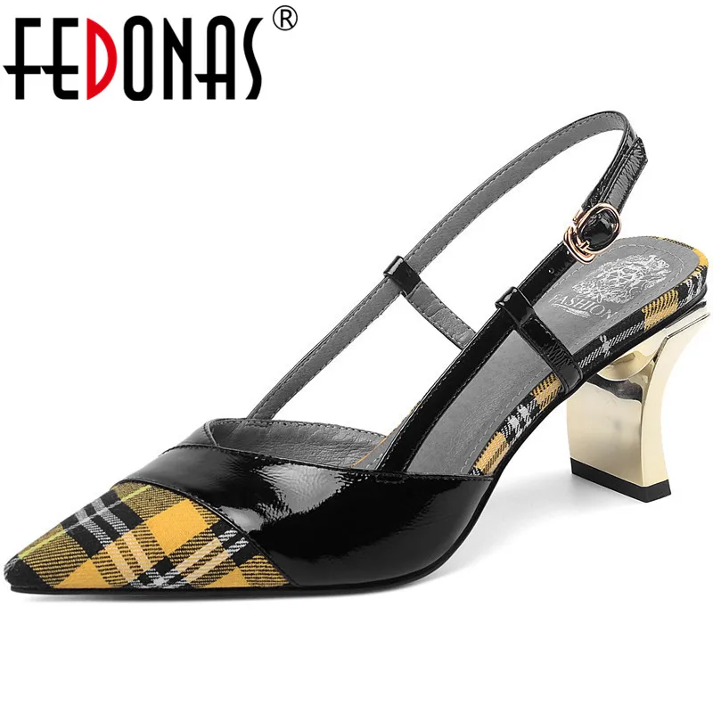 Женские босоножки с острым носком FEDONAS черные из натуральной кожи на высоких