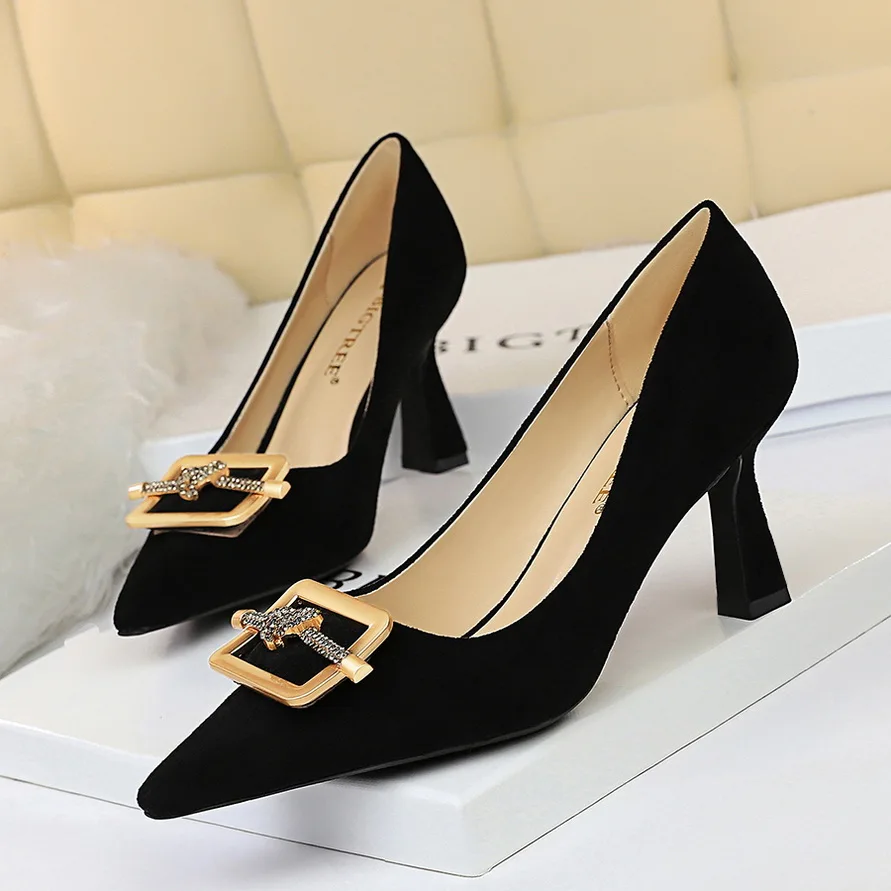 Sapatos de Salto Bombas de Salto Bigtree Mulher Bombas Novas Mulheres Alto Moda Cristal Praça Fivela Sapatos Stiletto 2020