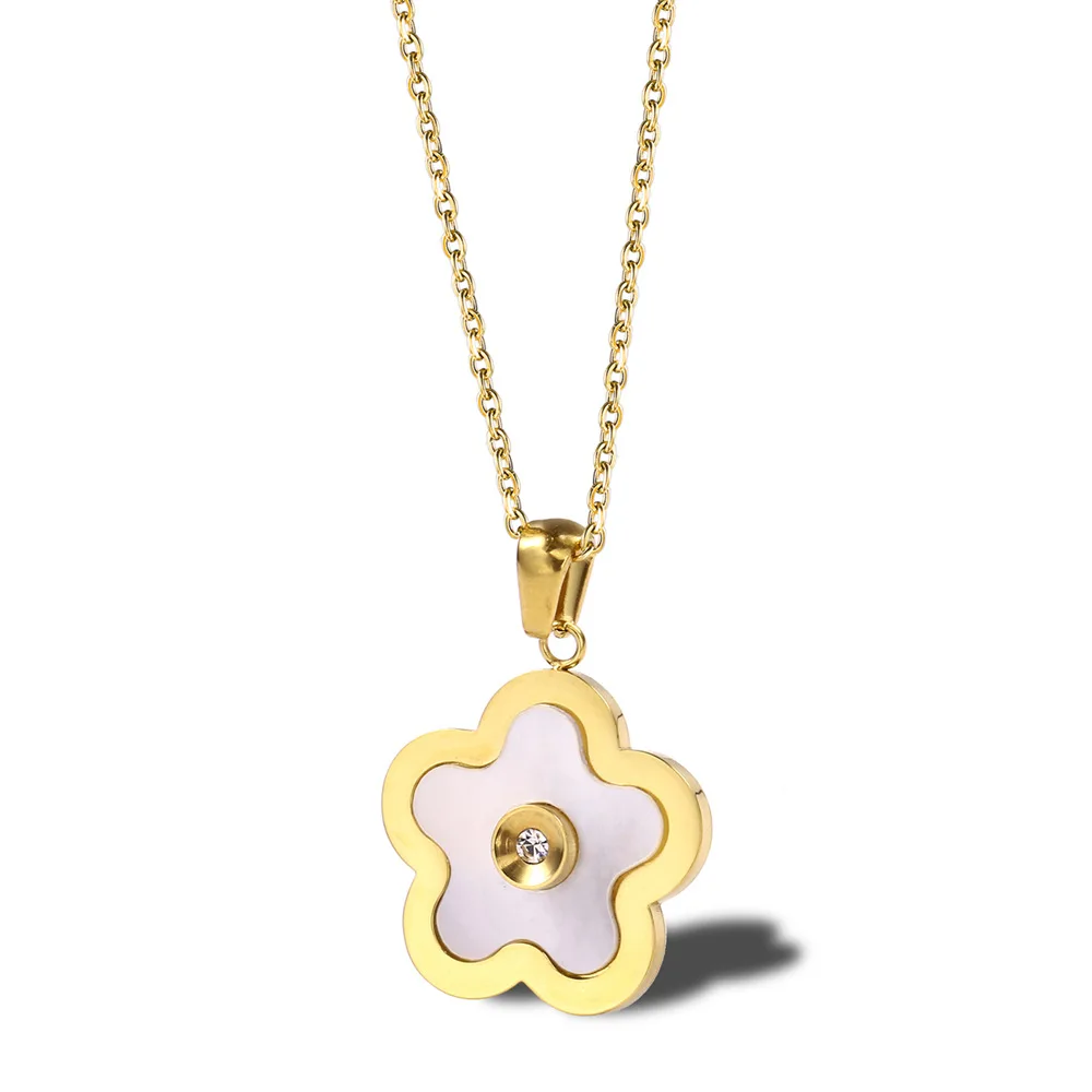 

Seawater Shining Iridescent Small Flower Flower-shaped Necklace Europe And America Fashion Titanium Steel Lucky Five Leaves Flow