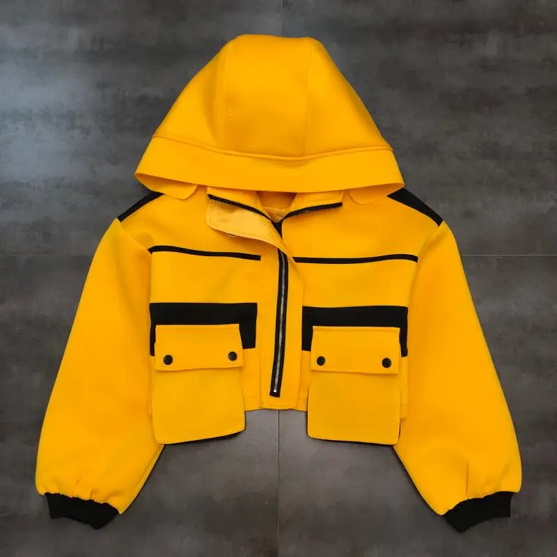 Новинка года; сезон осень; Красивая хлопковая короткая куртка на молнии с капюшоном и карманом ярких цветов