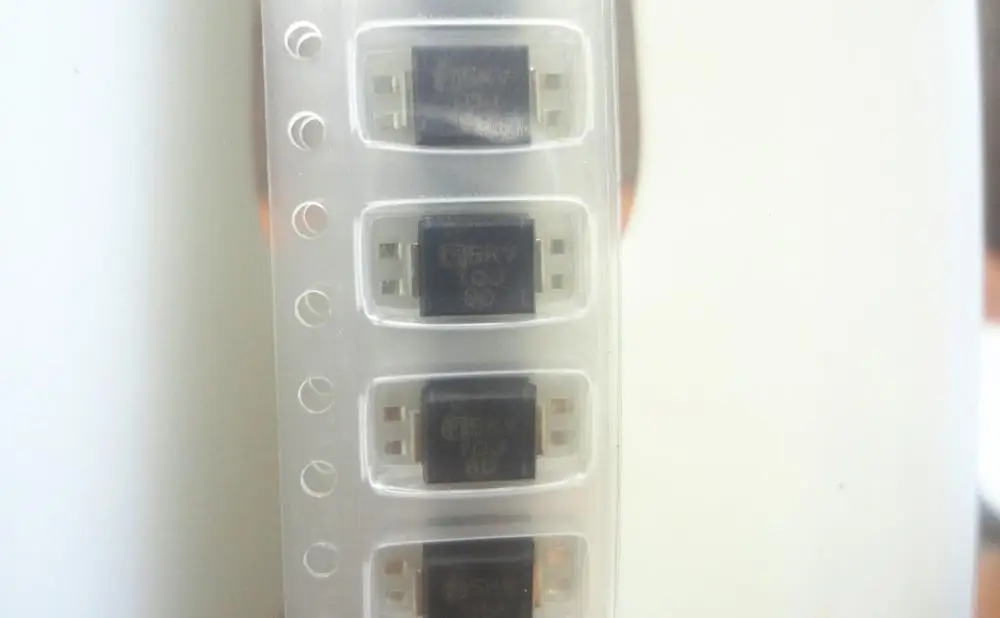 Новые и original20PCS ECCT3H100JGY 10PF 5KV 10J конденсатор SMD