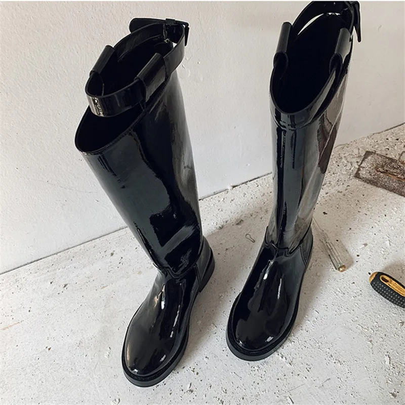 Black Пикантные женские сапоги до колена с узким ремешком и пряжкой; Bottes; Низкий квадратный каблук; круглый носок; Botas; Классические однотонные черные рыцарские сапоги для женщин; - Цвет: Black