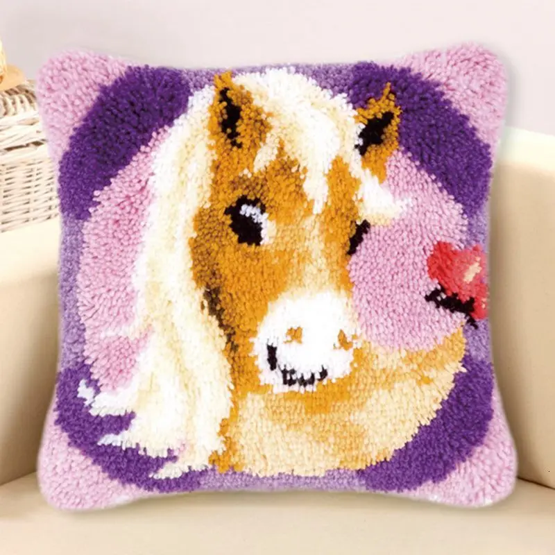 Latch Hook Pillow Kit 4