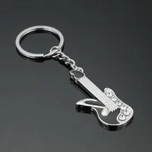 В настоящее время доступны металлические цветные стразы из смолы брелок-гитара креативный музыкальный инструмент магазины деятельности небольшие подарки