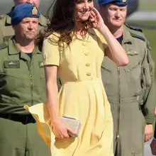 Лидер продаж Желтый однотонный Кейт Миддлтон, модное платье принцессы кнопка дизайн короткий рукав плиссированные платья 1131