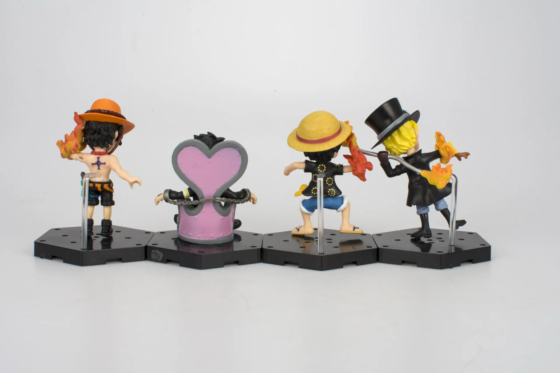 Горячая 4-one piece Аниме-игрушка Luffy Luo Ace Garage Kit Saab Roof украшения креативные подарки модель