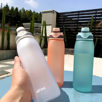 

Simple Frosted Space Cup Creative Plastic Sports Kettle with Rope 850ml Large Capacity Outdoor Fitness Climbing Portable Bottles