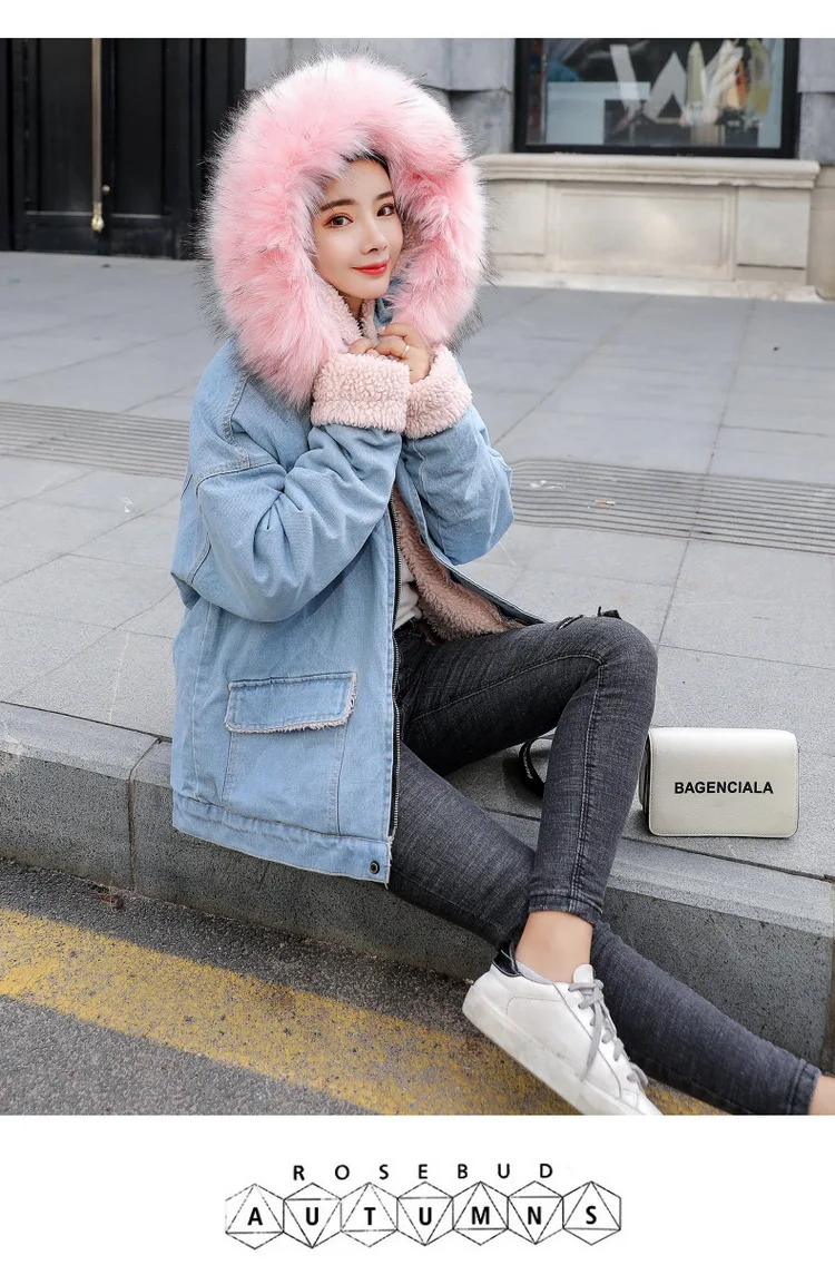 Джинсовое пальто для женщин,, стиль, зима, корейский стиль, свободный крой, с ворсом и толстым большим меховым воротником, с капюшоном, большой размер, короткое, зимнее