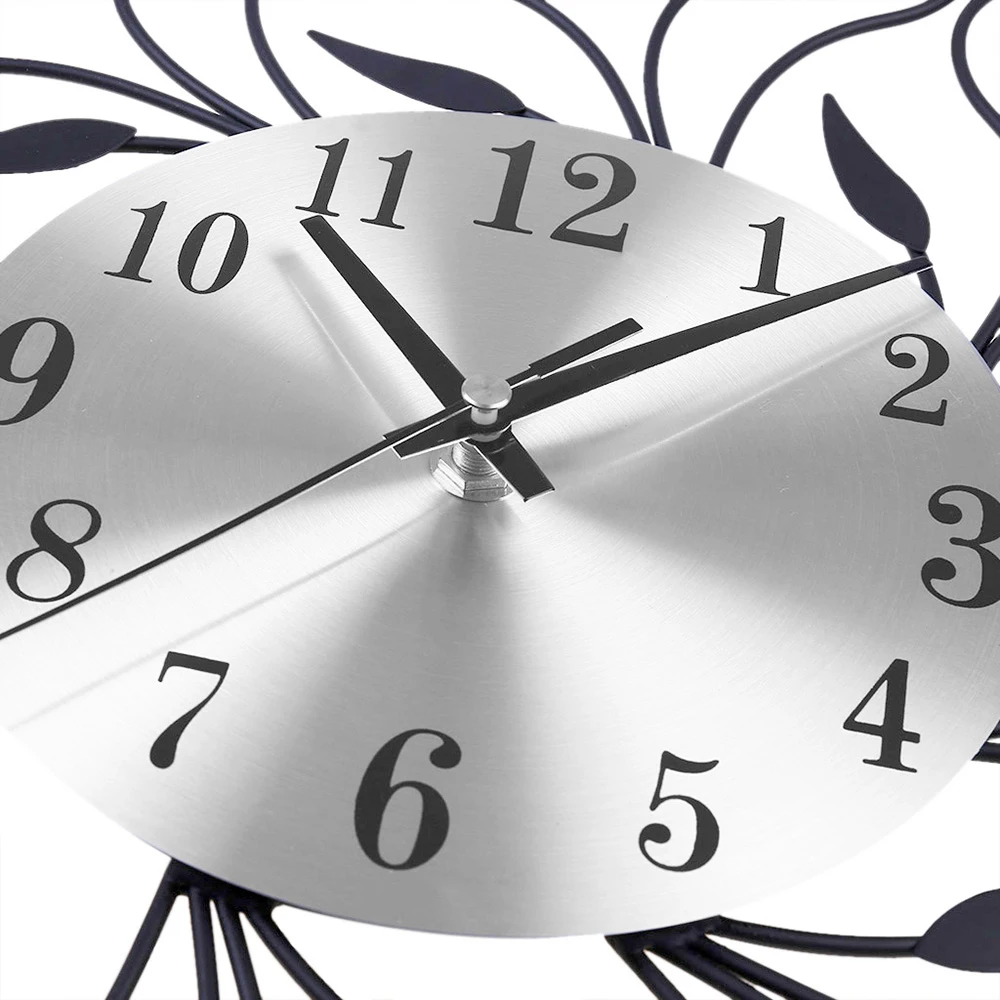 European Retro Wrought Iron Silent Wall Clock Creative Decorative Clock Flower Inlaid Diamond British Wall Clock Home Decor