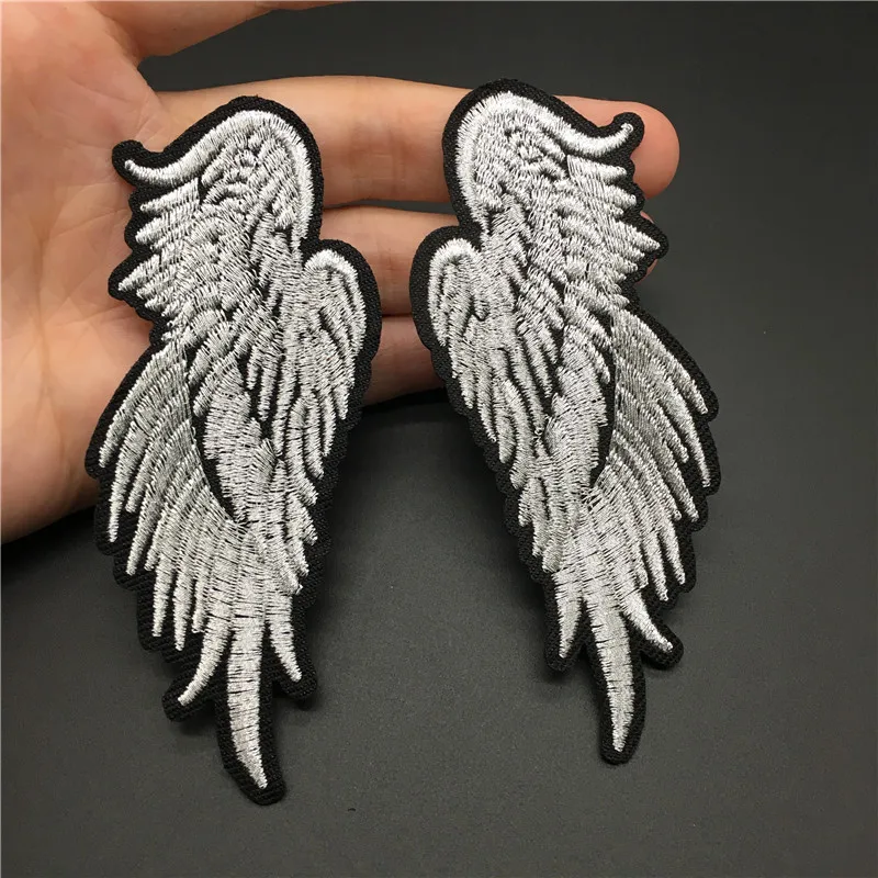 2PCS 천사 날개 크기: 3.8x9.4cm 의류에 대 한 패치에 철 수 놓은 스트라이프 자 켓 스티커 DIY 배지 바느질 의류 Applique