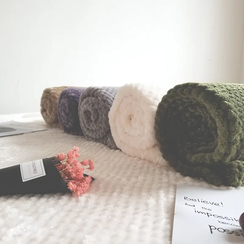 

Solid Color Mesh Soft Skin Blanket Coral Carpet Velvet Towel Sofa Blanket Beibei Velvet Blanket Pineapple Small Blanket