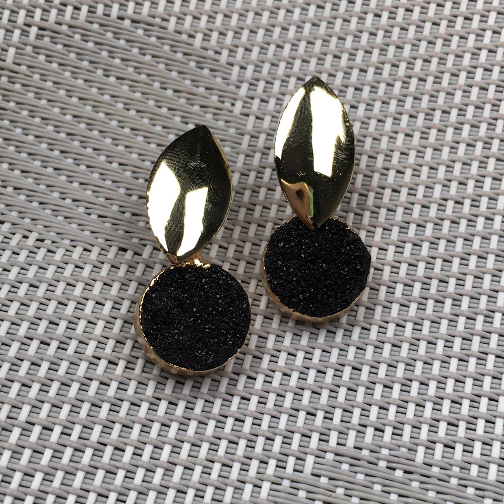 

2019 New Women Nature Stone Earrings Stud Jewelry black Handmade long irregular shape crystal cluster Stone Earring