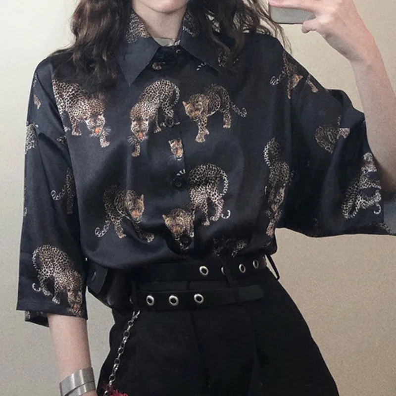 

Women Leopard Short Sleeve New Summer Blouse Harajuku Style Shirt Women Plus Size Loose Streetwear Ladies Fashion Chic Tops 2020